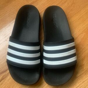 Boys size 2 adidas sides